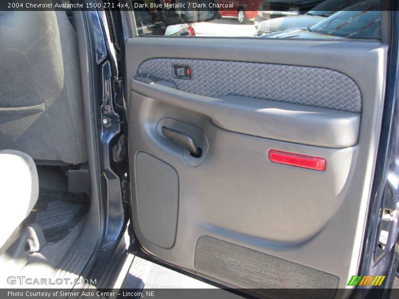 Dark Blue Metallic / Dark Charcoal 2004 Chevrolet Avalanche 1500 Z71 4x4