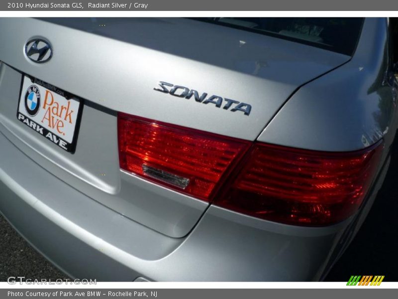 Radiant Silver / Gray 2010 Hyundai Sonata GLS