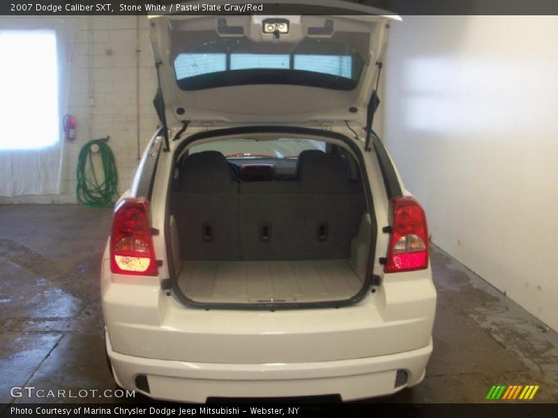 Stone White / Pastel Slate Gray/Red 2007 Dodge Caliber SXT