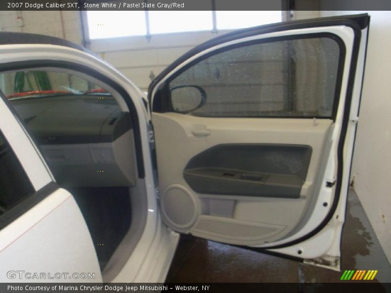 Stone White / Pastel Slate Gray/Red 2007 Dodge Caliber SXT