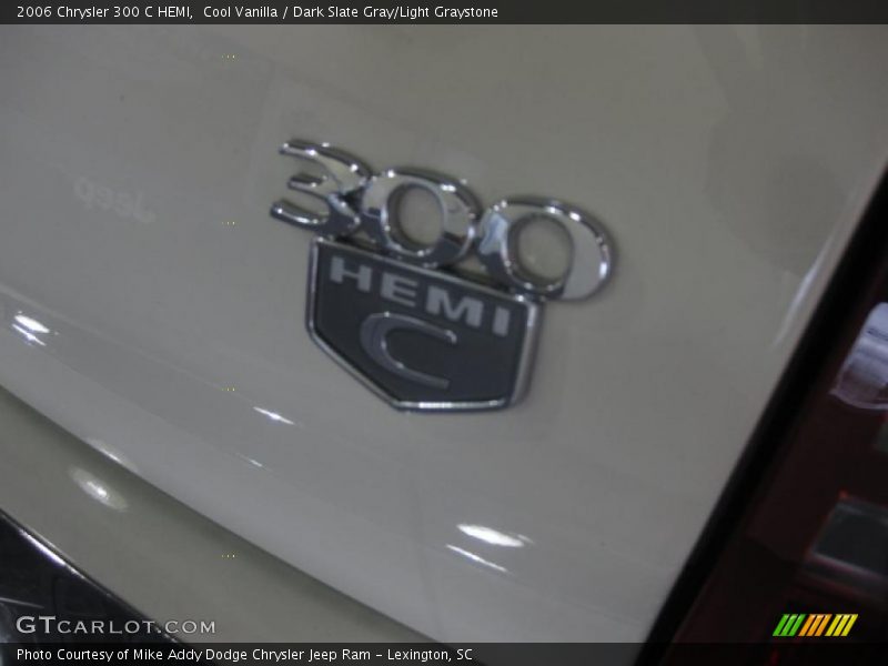 Cool Vanilla / Dark Slate Gray/Light Graystone 2006 Chrysler 300 C HEMI