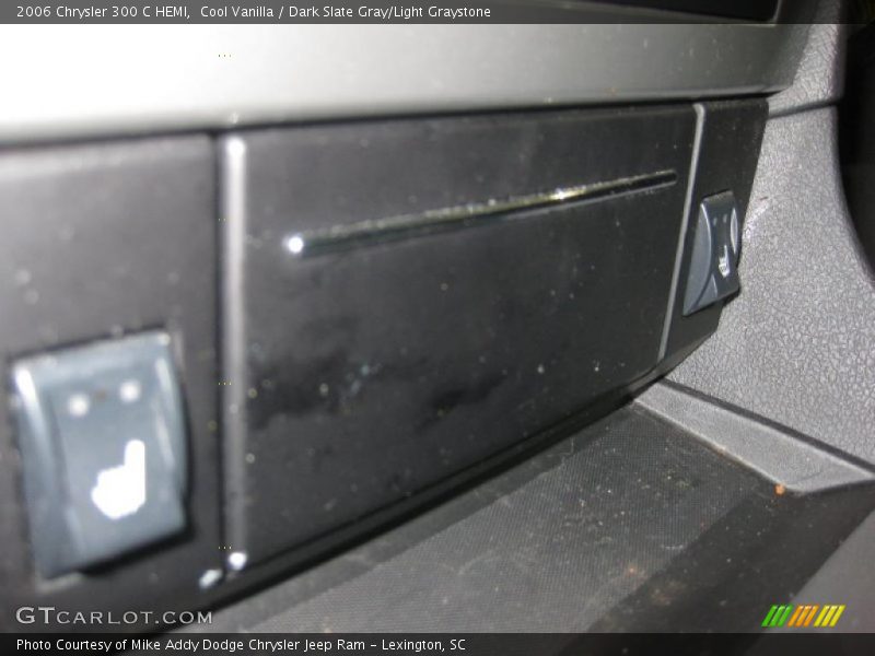 Cool Vanilla / Dark Slate Gray/Light Graystone 2006 Chrysler 300 C HEMI