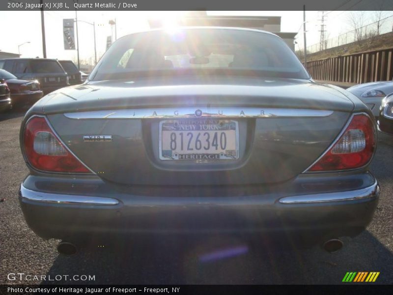 Quartz Metallic / Dove 2006 Jaguar XJ XJ8 L