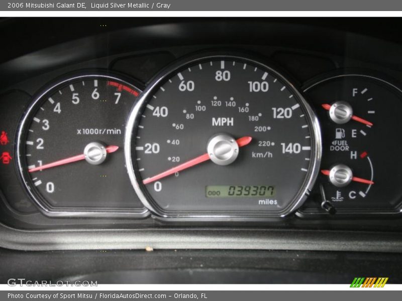 Liquid Silver Metallic / Gray 2006 Mitsubishi Galant DE