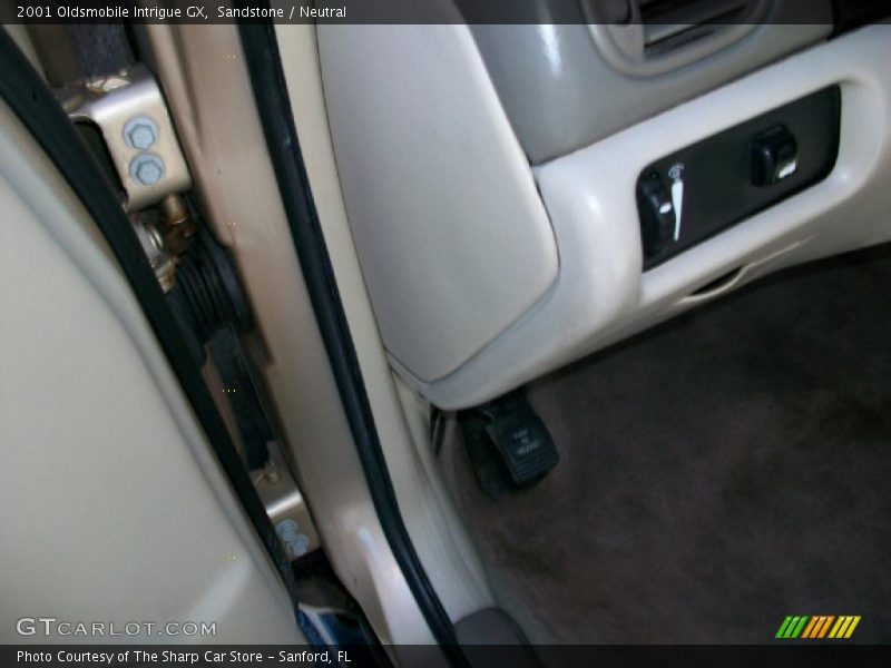 Sandstone / Neutral 2001 Oldsmobile Intrigue GX