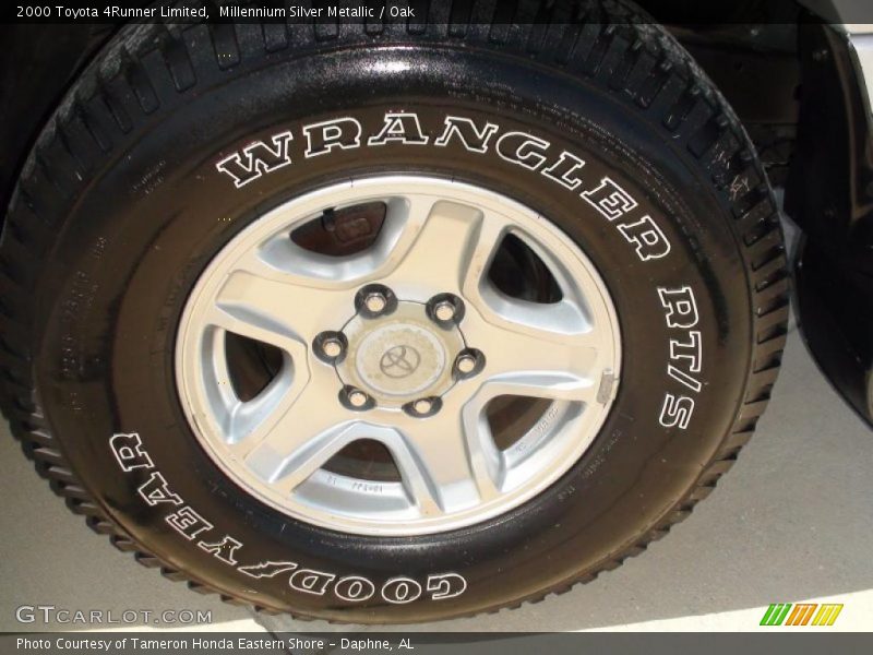 Millennium Silver Metallic / Oak 2000 Toyota 4Runner Limited