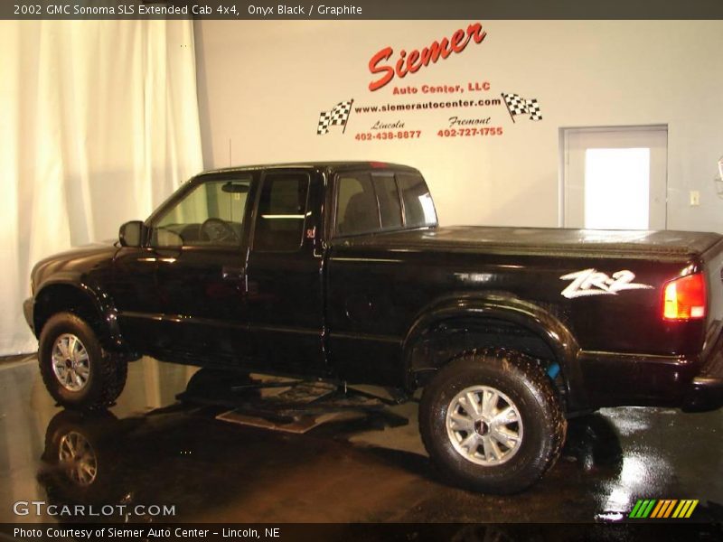 Onyx Black / Graphite 2002 GMC Sonoma SLS Extended Cab 4x4