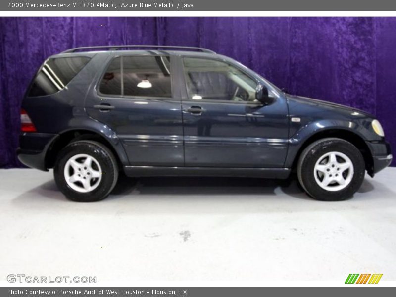 Azure Blue Metallic / Java 2000 Mercedes-Benz ML 320 4Matic