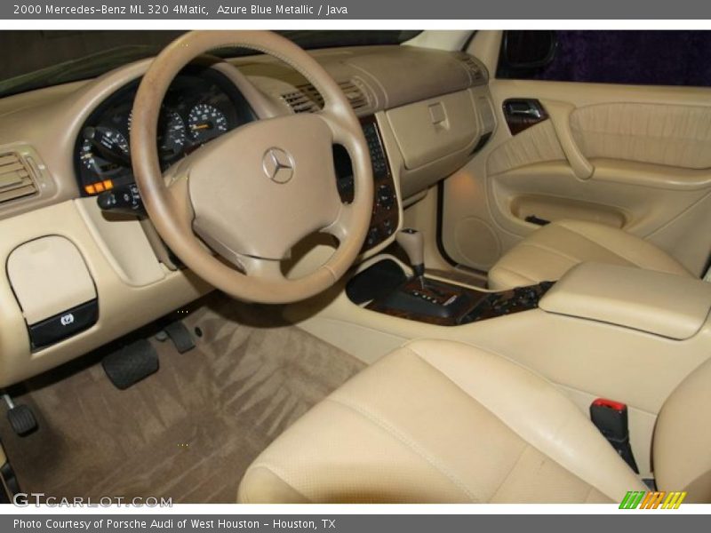 Azure Blue Metallic / Java 2000 Mercedes-Benz ML 320 4Matic