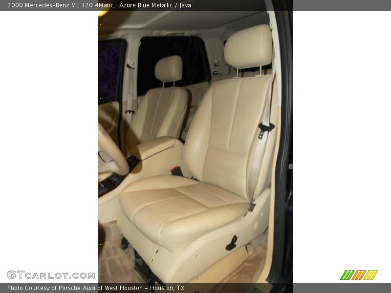 Azure Blue Metallic / Java 2000 Mercedes-Benz ML 320 4Matic
