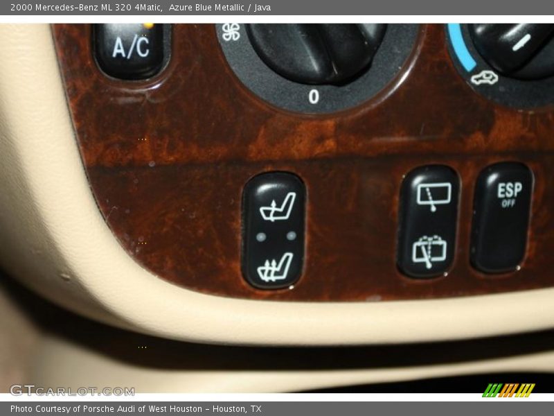Azure Blue Metallic / Java 2000 Mercedes-Benz ML 320 4Matic