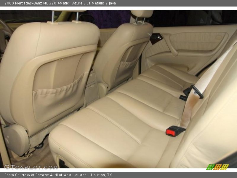 Azure Blue Metallic / Java 2000 Mercedes-Benz ML 320 4Matic