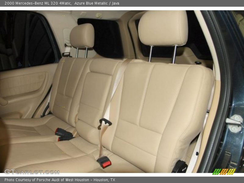 Azure Blue Metallic / Java 2000 Mercedes-Benz ML 320 4Matic