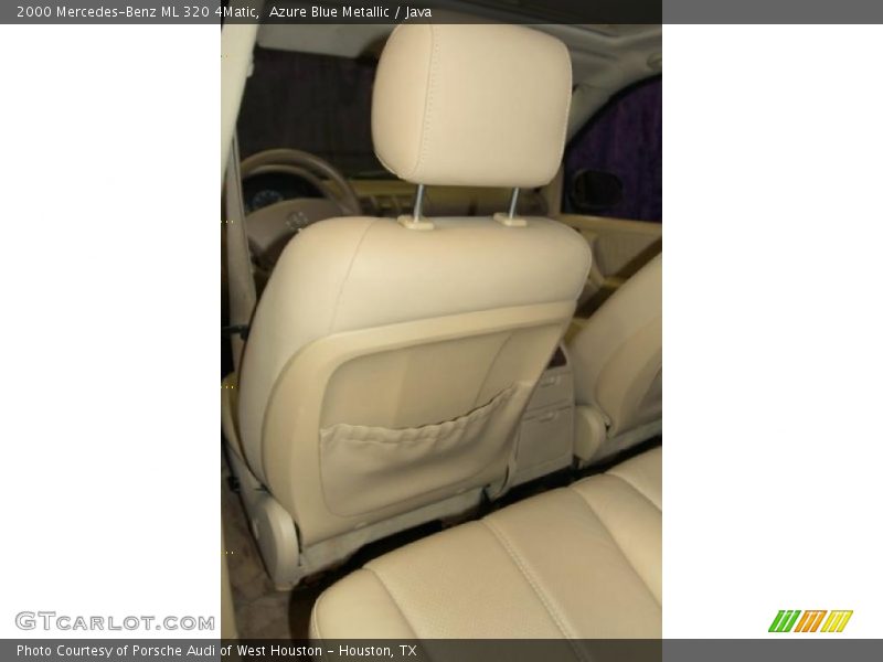 Azure Blue Metallic / Java 2000 Mercedes-Benz ML 320 4Matic