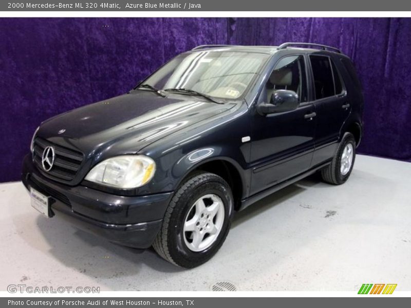 Azure Blue Metallic / Java 2000 Mercedes-Benz ML 320 4Matic