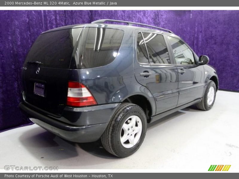 Azure Blue Metallic / Java 2000 Mercedes-Benz ML 320 4Matic