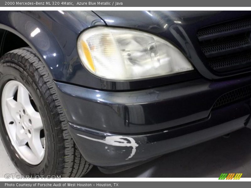 Azure Blue Metallic / Java 2000 Mercedes-Benz ML 320 4Matic
