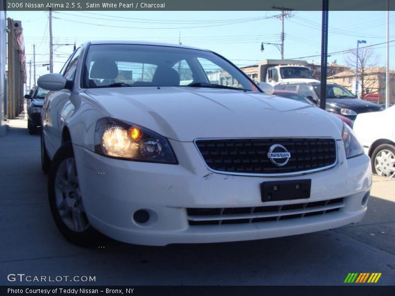Satin White Pearl / Charcoal 2006 Nissan Altima 2.5 S