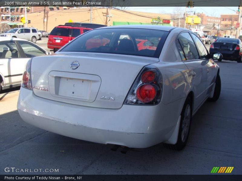 Satin White Pearl / Charcoal 2006 Nissan Altima 2.5 S