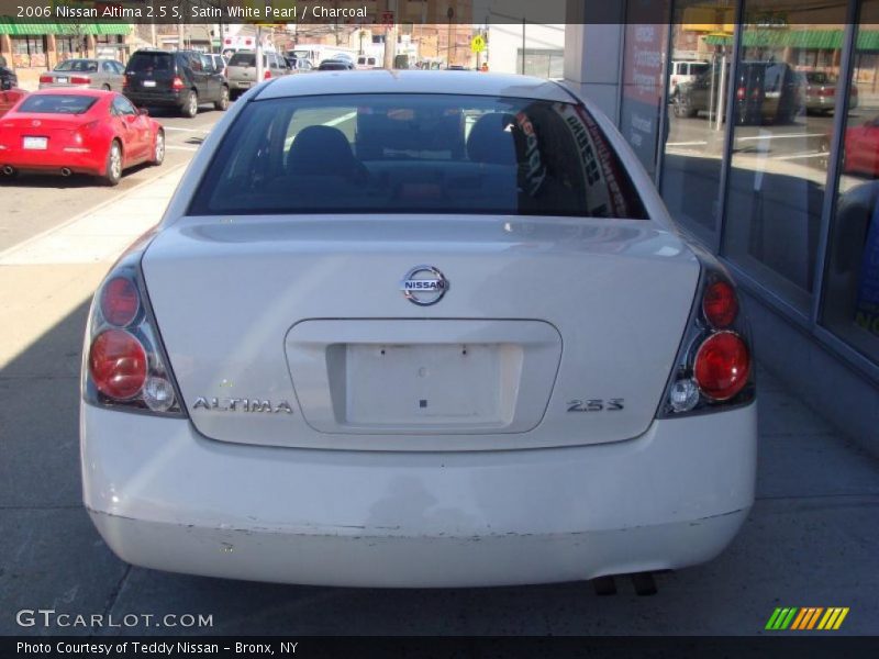 Satin White Pearl / Charcoal 2006 Nissan Altima 2.5 S