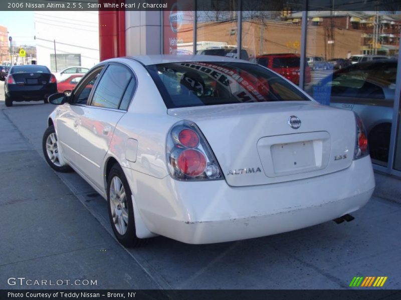 Satin White Pearl / Charcoal 2006 Nissan Altima 2.5 S