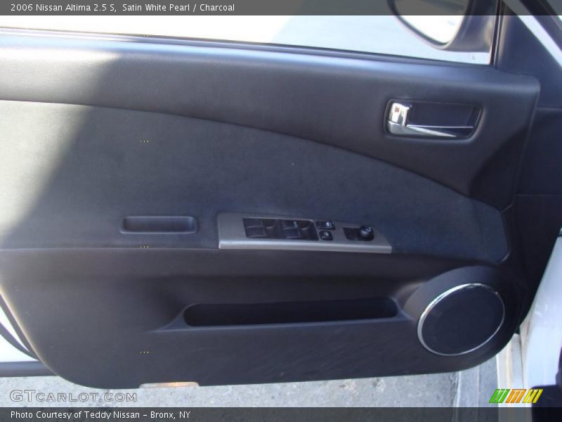 Satin White Pearl / Charcoal 2006 Nissan Altima 2.5 S