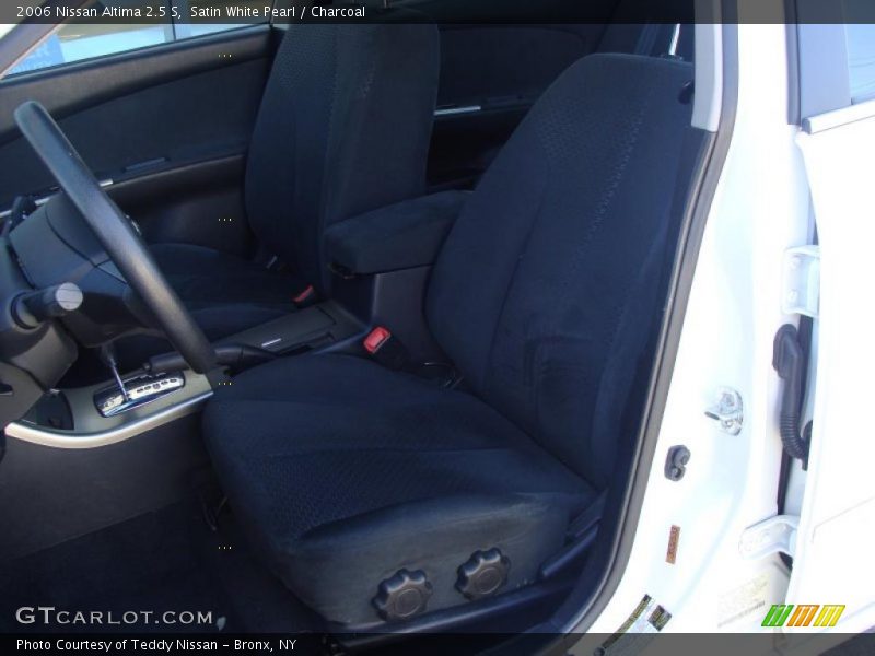 Satin White Pearl / Charcoal 2006 Nissan Altima 2.5 S