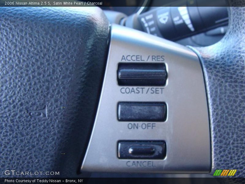 Satin White Pearl / Charcoal 2006 Nissan Altima 2.5 S