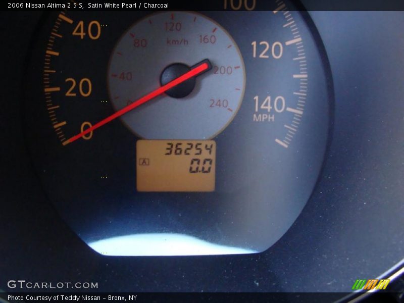 Satin White Pearl / Charcoal 2006 Nissan Altima 2.5 S