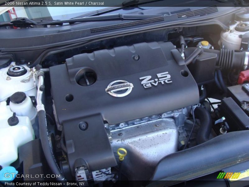 Satin White Pearl / Charcoal 2006 Nissan Altima 2.5 S