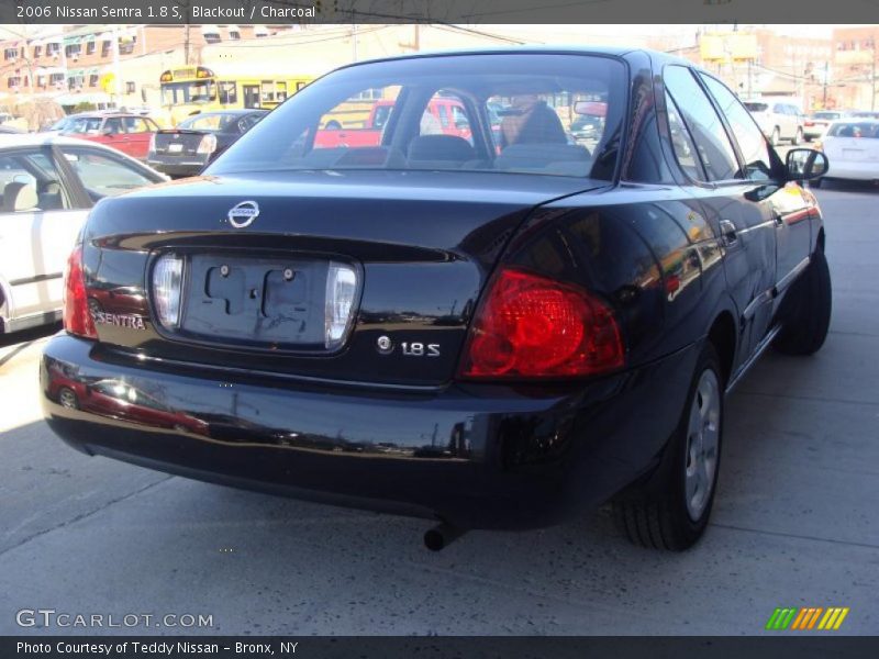 Blackout / Charcoal 2006 Nissan Sentra 1.8 S