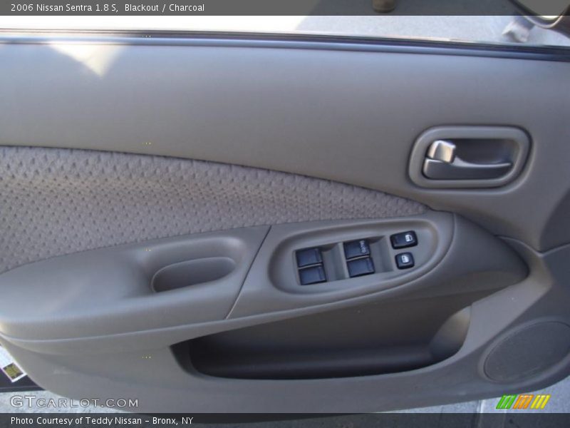 Blackout / Charcoal 2006 Nissan Sentra 1.8 S