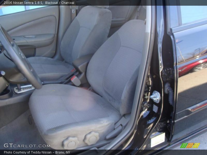 Blackout / Charcoal 2006 Nissan Sentra 1.8 S