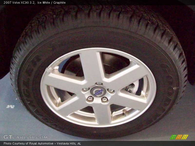 Ice White / Graphite 2007 Volvo XC90 3.2