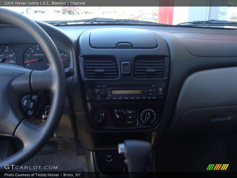 Blackout / Charcoal 2006 Nissan Sentra 1.8 S