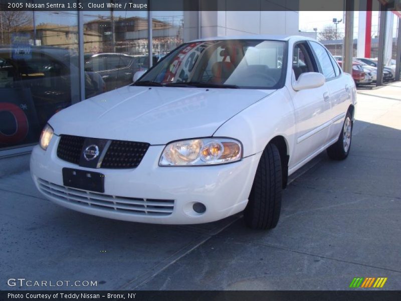 Cloud White / Taupe 2005 Nissan Sentra 1.8 S