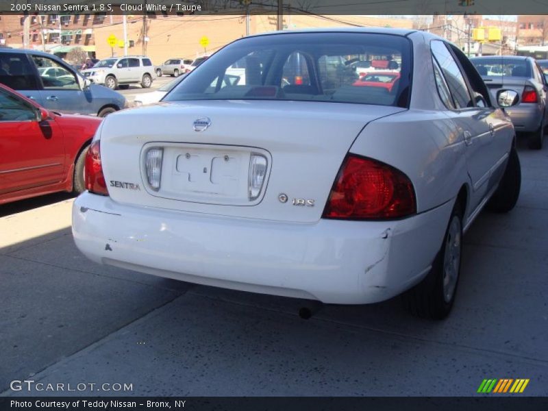 Cloud White / Taupe 2005 Nissan Sentra 1.8 S