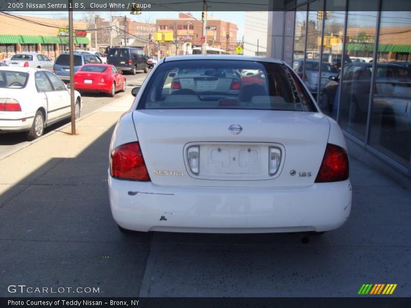 Cloud White / Taupe 2005 Nissan Sentra 1.8 S