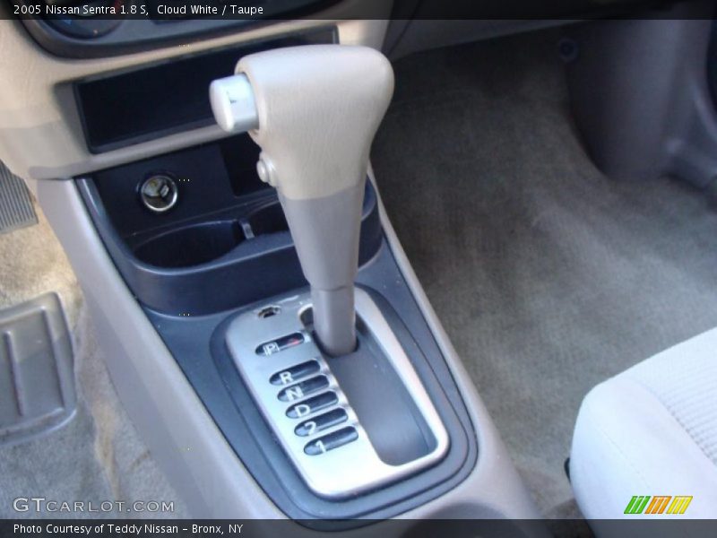 Cloud White / Taupe 2005 Nissan Sentra 1.8 S