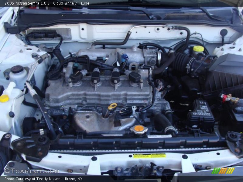 Cloud White / Taupe 2005 Nissan Sentra 1.8 S