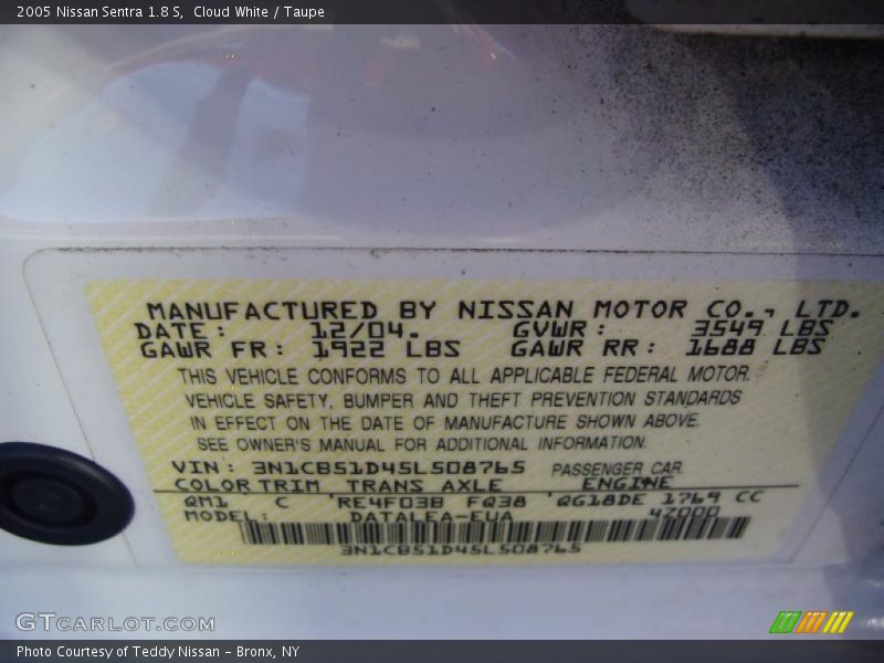 Cloud White / Taupe 2005 Nissan Sentra 1.8 S