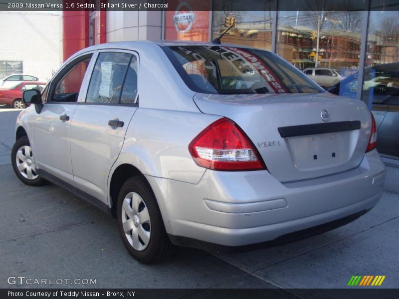 Brillant Silver / Charcoal 2009 Nissan Versa 1.6 Sedan