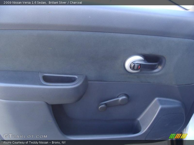 Brillant Silver / Charcoal 2009 Nissan Versa 1.6 Sedan