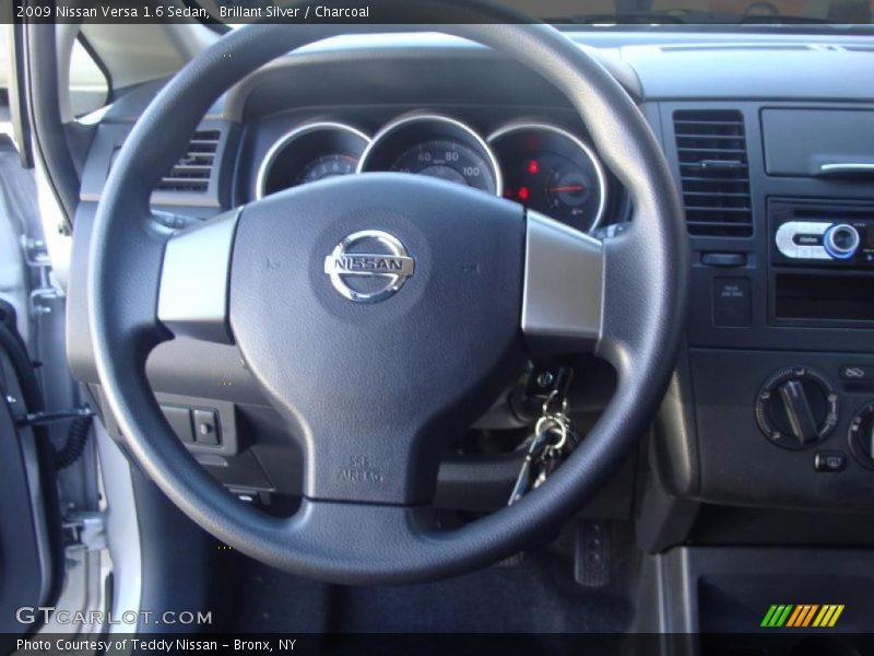 Brillant Silver / Charcoal 2009 Nissan Versa 1.6 Sedan