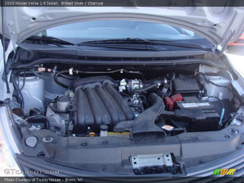 Brillant Silver / Charcoal 2009 Nissan Versa 1.6 Sedan