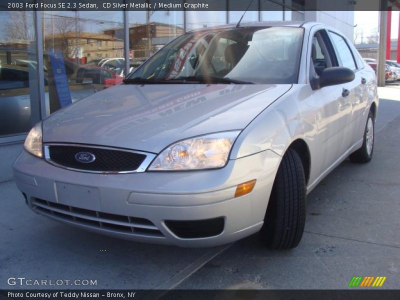 CD Silver Metallic / Medium Graphite 2003 Ford Focus SE 2.3 Sedan