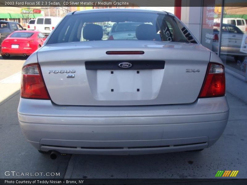 CD Silver Metallic / Medium Graphite 2003 Ford Focus SE 2.3 Sedan