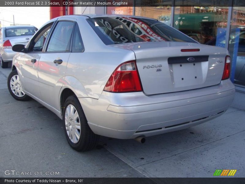 CD Silver Metallic / Medium Graphite 2003 Ford Focus SE 2.3 Sedan