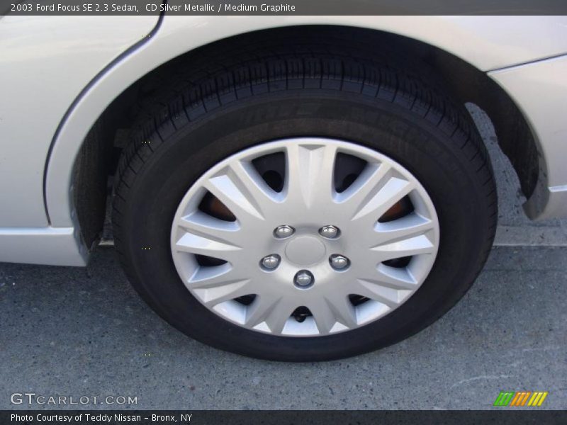 CD Silver Metallic / Medium Graphite 2003 Ford Focus SE 2.3 Sedan
