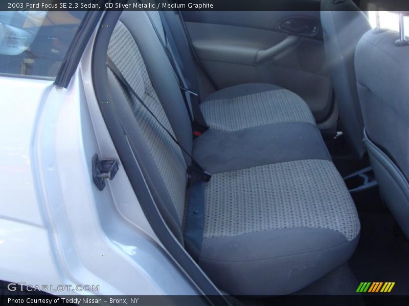 CD Silver Metallic / Medium Graphite 2003 Ford Focus SE 2.3 Sedan